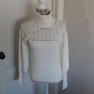 Kenneth Cole Casual Mock Neck Feminine Design Modern Office Work Sweater